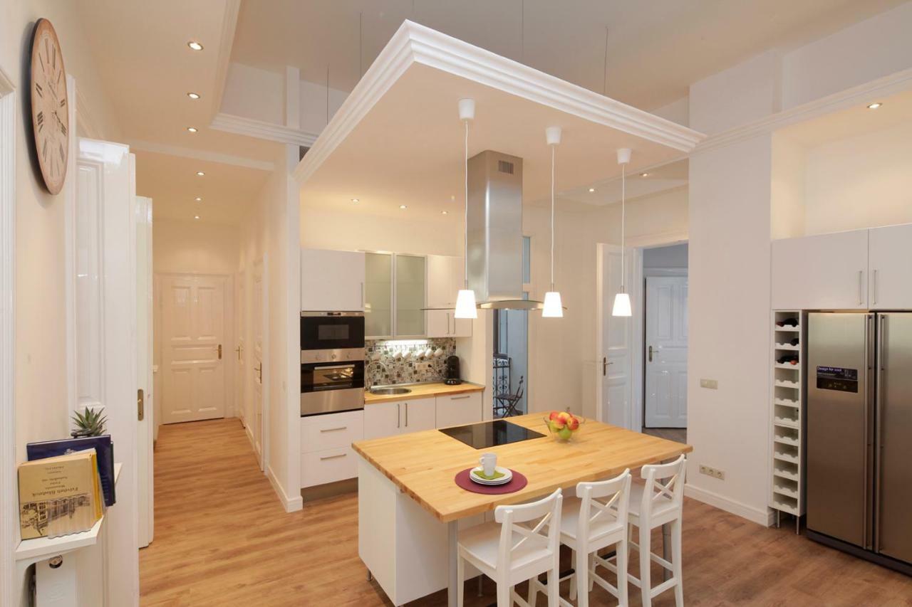 Urban Haven - 3 Beds, 3 Baths, Free Parking, Near Central Market Budapest Exterior foto